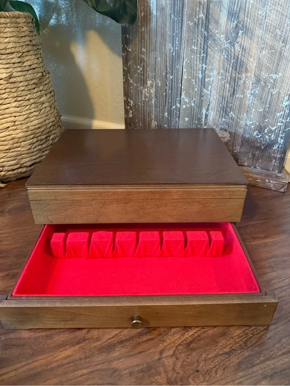 Vintage International Silver Co Large Silverware Chest Mahogany Veneer 14x11x5